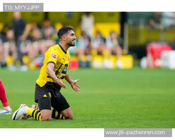 德甲半场：埃姆雷詹点射，拜尔建功，多特暂2-0斯图加特，追梦路上的精彩瞬间